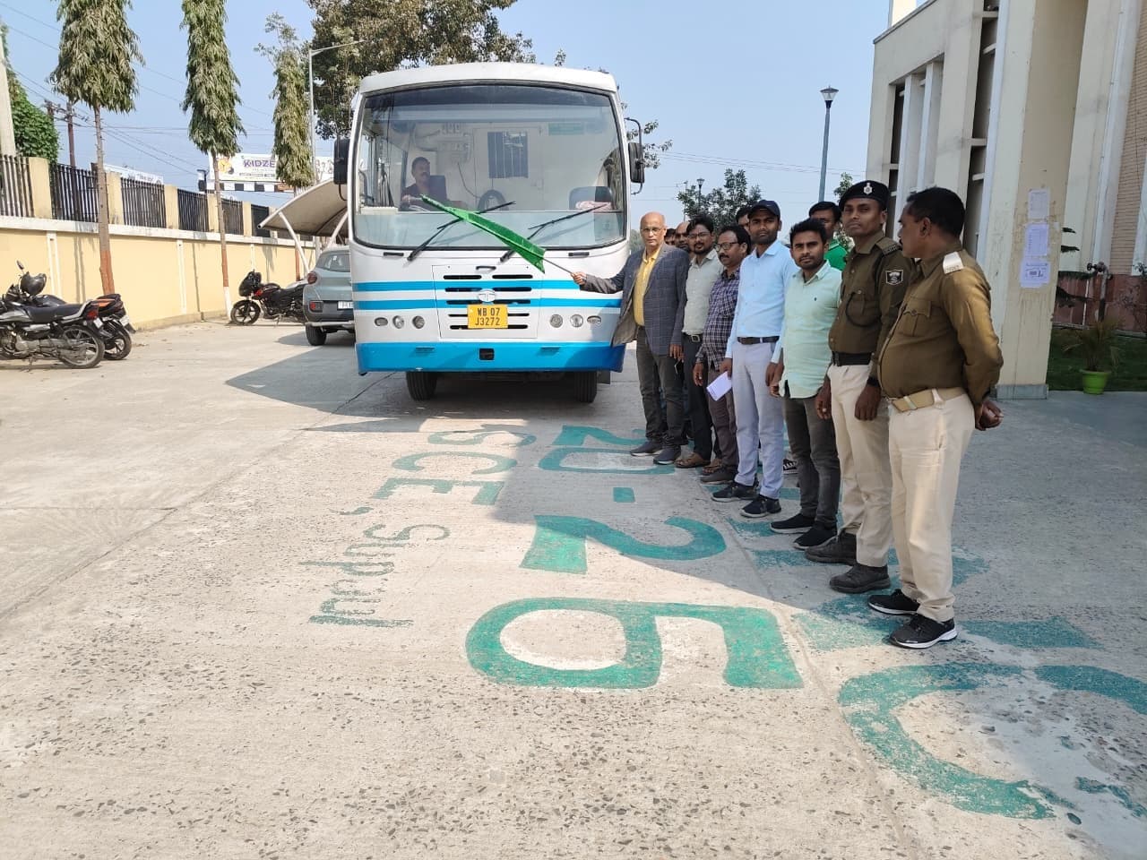 विज्ञान रथ कार्यक्रम के तहत भ्रमणशील विज्ञान प्रदर्शनी बस का शुभारंभ