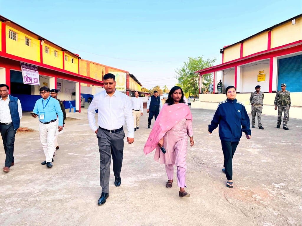 मतगणना केंद्र का उपायुक्त और एसपी ने किया निरीक्षण