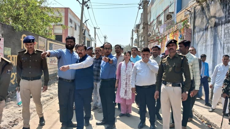 ककोलत महोत्सव आज से, डीएम ने तैयारियों का लिया जायजा