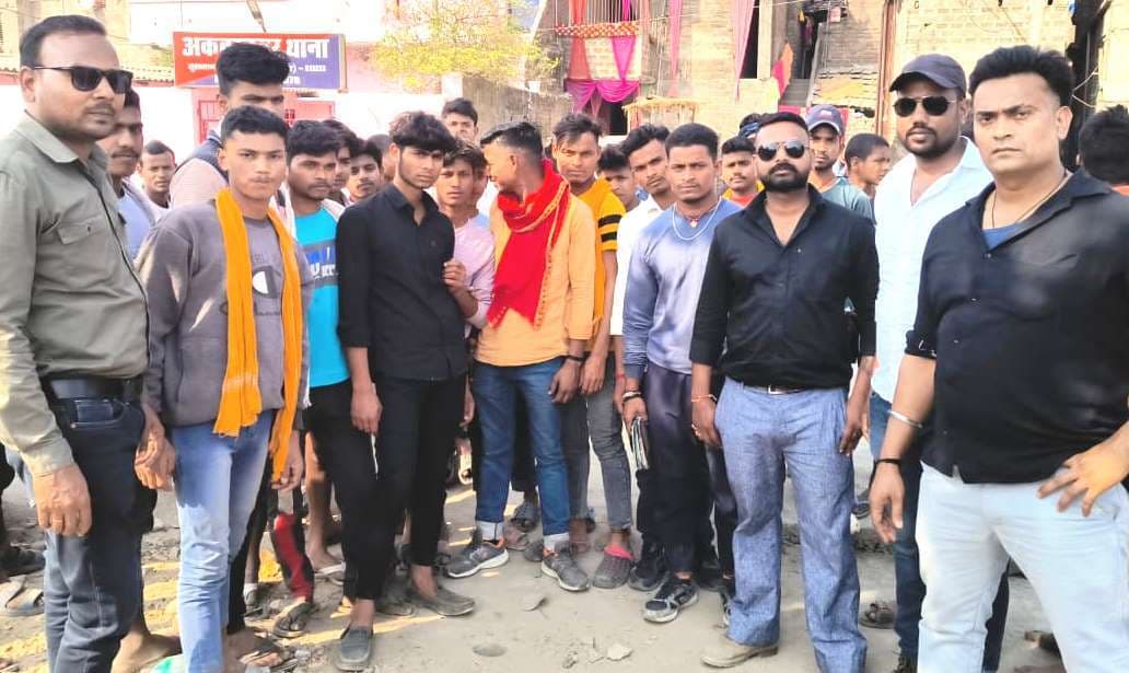 Bhagalpur news 80 मजदूरों का 15 लाख फंसा, थाने में लगायी गुहार