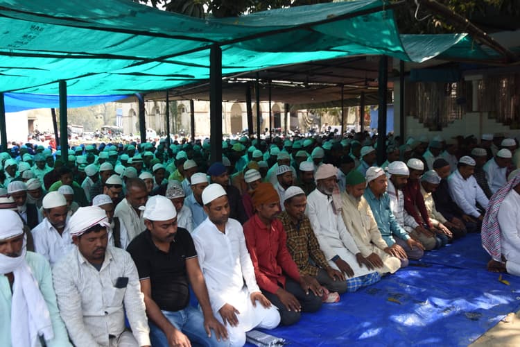 रमजान के दूसरे जुमे पर मांगी गयी रहमत व बरकत की दुआएं