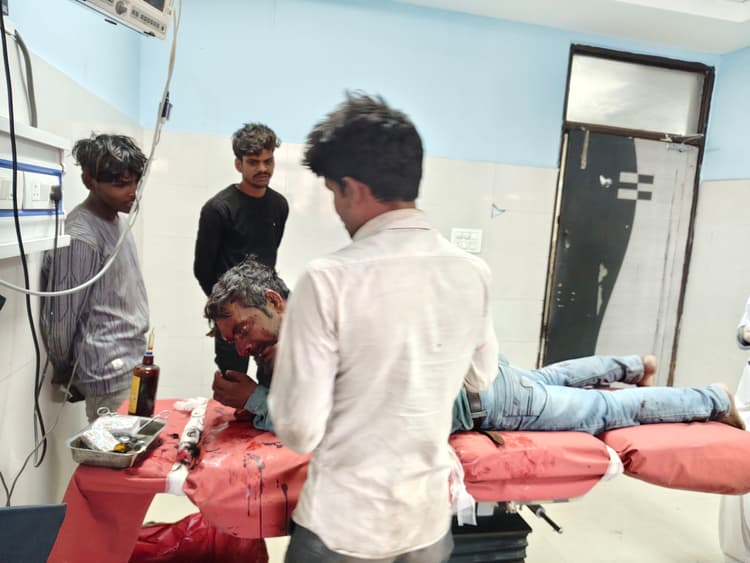 ट्रेन से गिरकर अज्ञात युवक घायल, रेफर