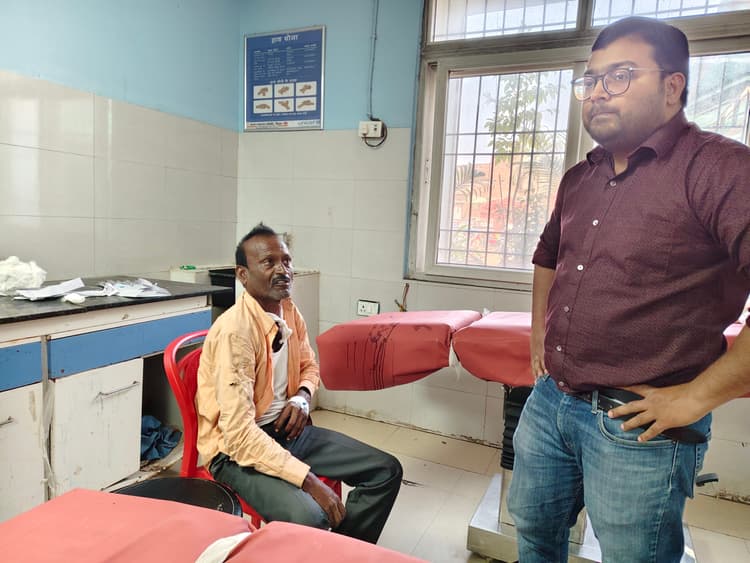 सवारियों से भरा ऑटो अनियंत्रित होकर पलटा, तीन जख्मी