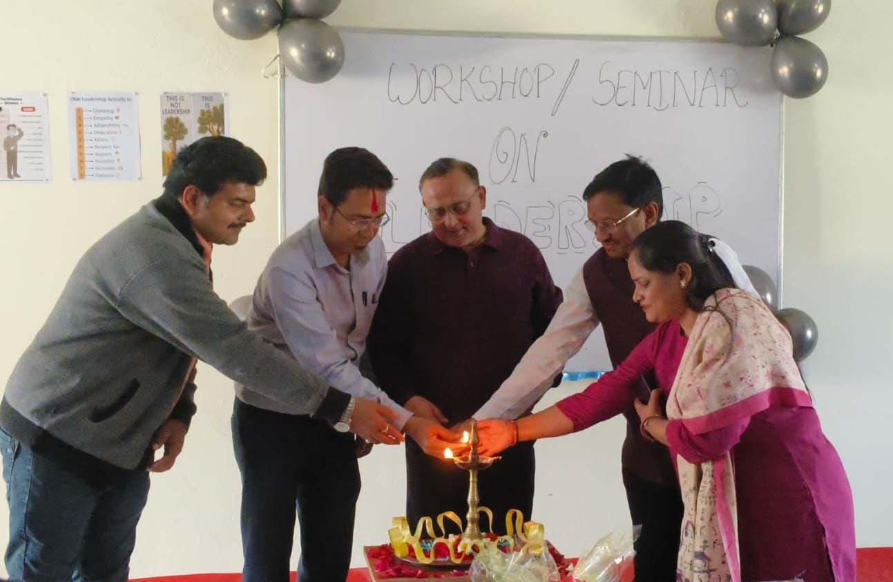 नेतृत्व के गुणों को प्राथमिकता दें विद्यार्थी : प्रो अनंत