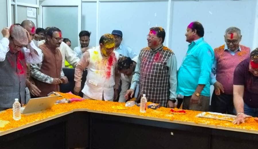 मुंगेर विश्वविद्यालय के सिंडिकेट सभागार में मनायी गयी होली मिलन समारोह