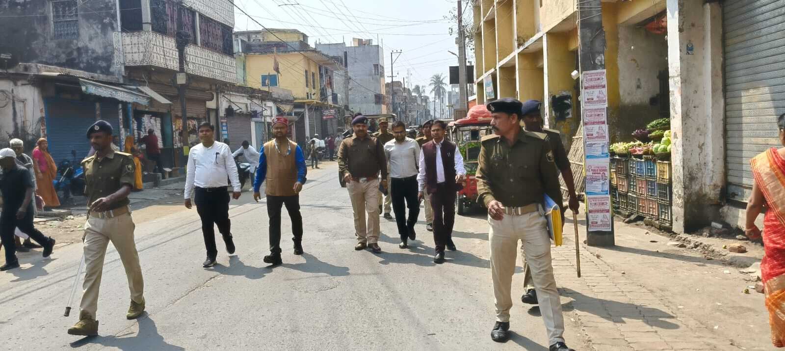 लोहियानगर से हुसैन चौक तक सड़कों और नालों से हटाया गया अतक्रिमण