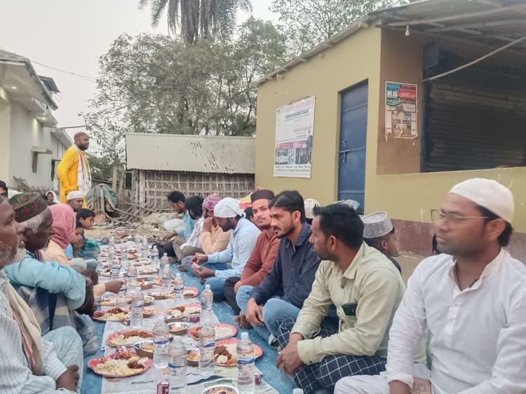 माहे रमजान के मुबारक मौके पर दावत-ए-इफ्तार का आयोजन