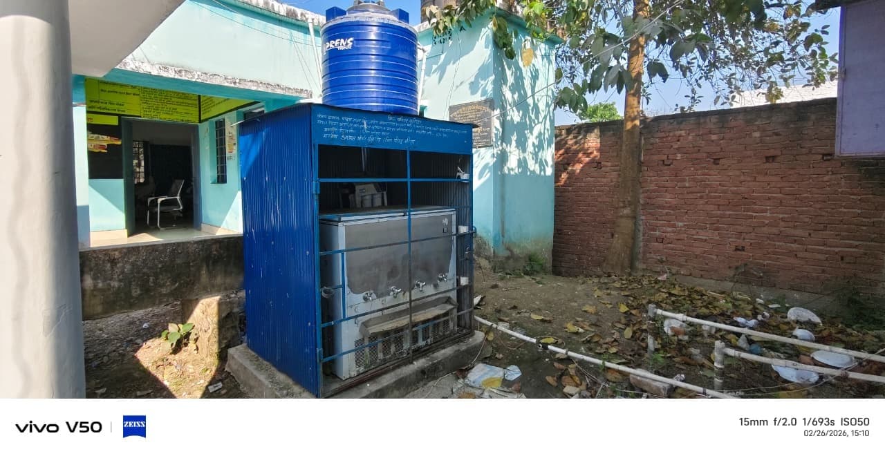 जिला परिषद मद से लगा शुद्ध पेयजल मशीन पड़ा है बेकार