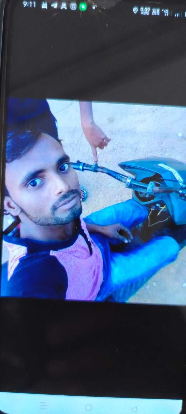 ट्रैक्टर की ट्राली से टकरायी स्कूटी, जीजा-साले की मौत