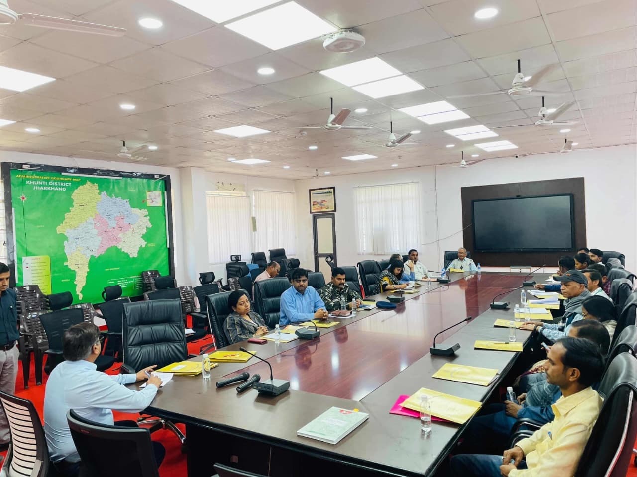 आवासीय विद्यालय प्रवेश परीक्षा की तैयारी को लेकर बैठक