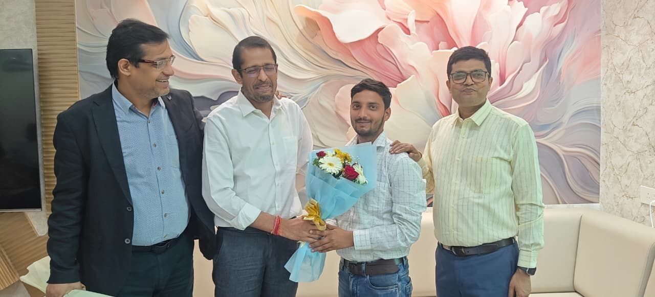 भिलाई में करियर काउंसलर को किया गया सम्मानित