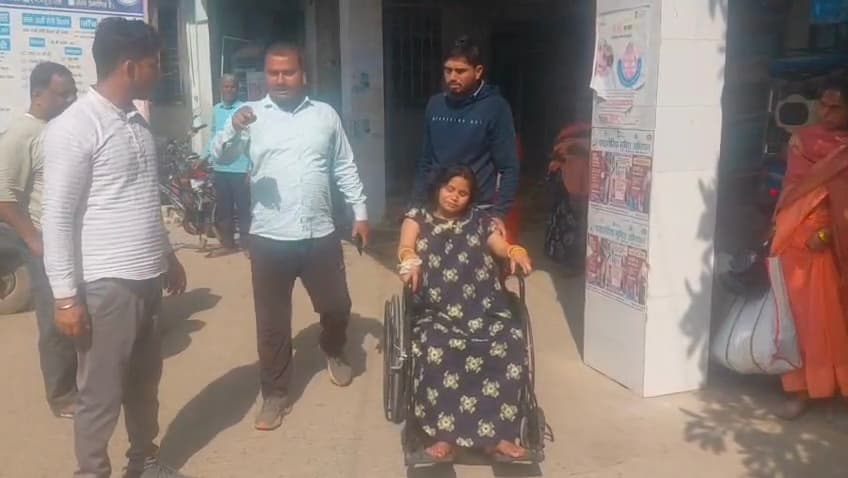 सदर अस्पताल में प्रसव पीड़ा से दो घंटे तक तड़पती रही महिला, परिजनों ने जताया आक्रोश