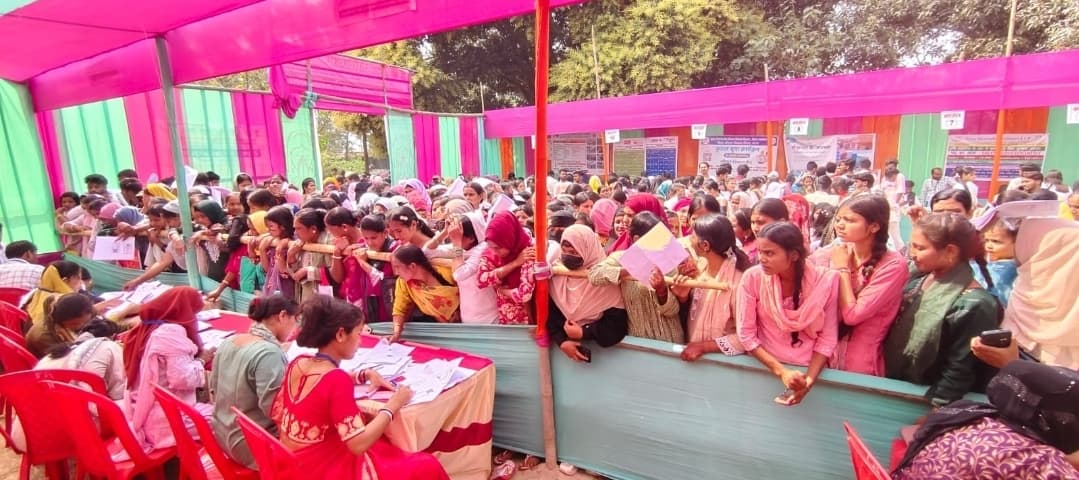 रोजगार मेले में उमड़े युवा, 2489 ने कराया पंजीकरण