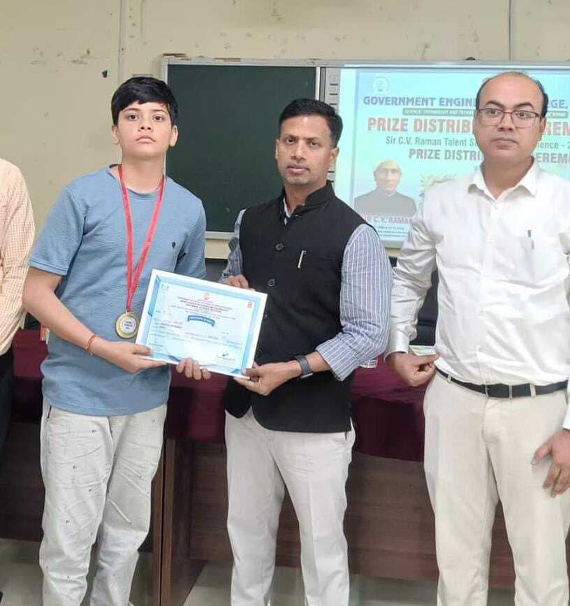 प्रखंड के प्रतिभाशाली विद्यार्थियों ने बढ़ाया जिले का मान