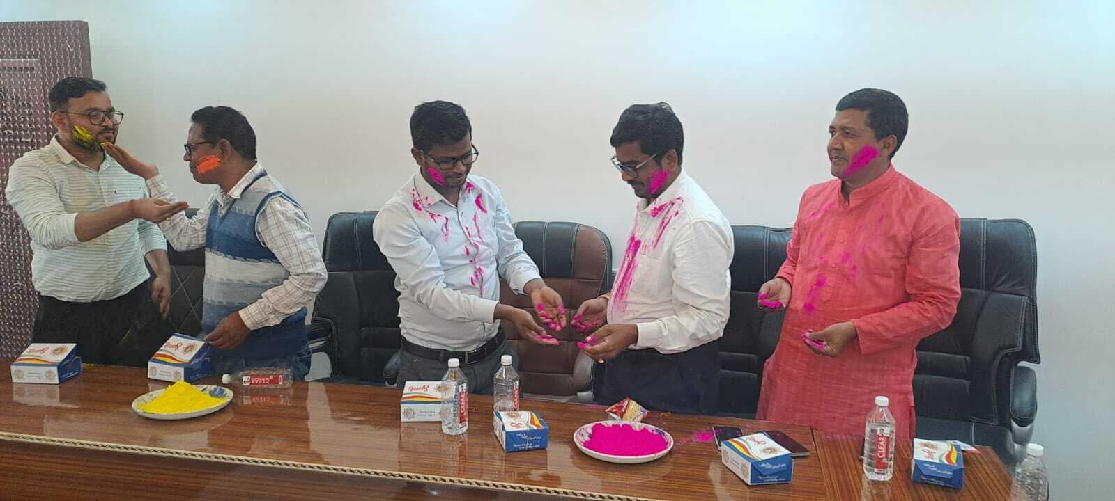 होली मिलन समारोह का आयोजन किया गया