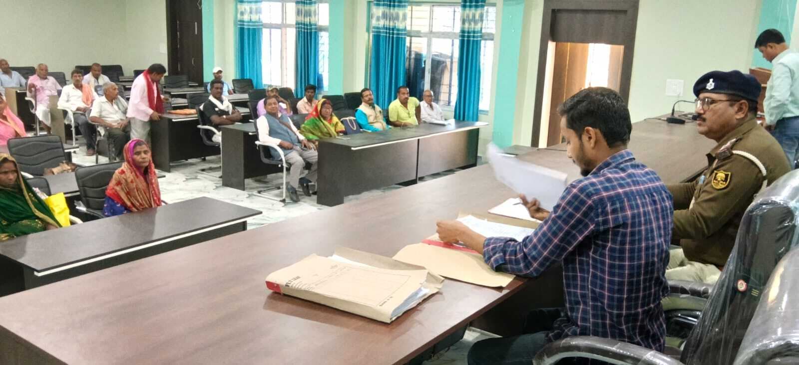 जनता दरबार में आये छह आवेदन