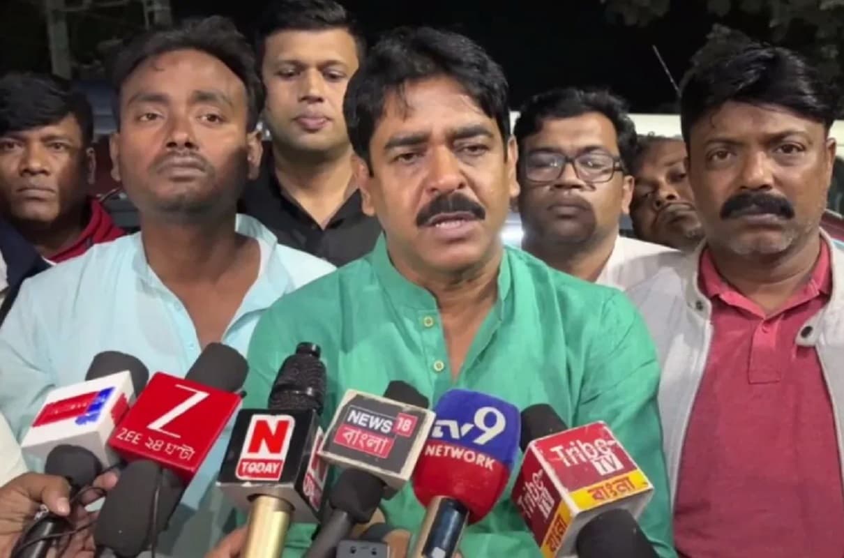 बंगाल में तृणमूल विधायक की कार पर बम से हमला, बाल-बाल बचे शौकत मोल्लाह