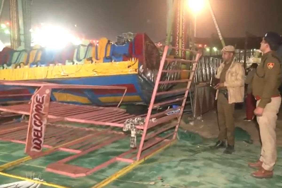 सूरजकुंड मेले में झूला टूट कर गिरा, लोगों को बचाने की कोशिश में पुलिस इंस्पेक्टर की मौत; 13 घायल