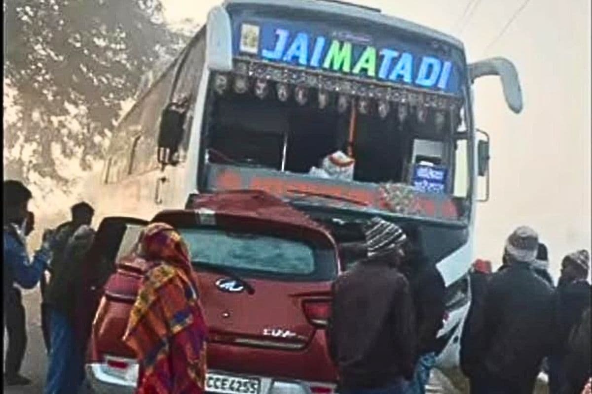मुजफ्फरपुर में सुबह-सुबह बड़ा हादसा, कार पर चढ़ गई बस, 2 लोगों की दर्दनाक मौत