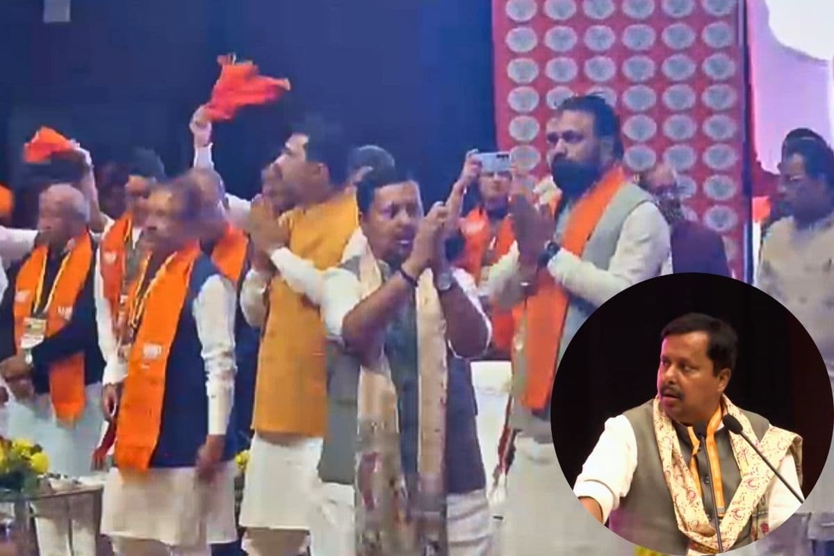 पवन सिंह के गाने पर नितिन नवीन का वेलकम, पटना के बापू सभागार में लहराया भगवा गमछा