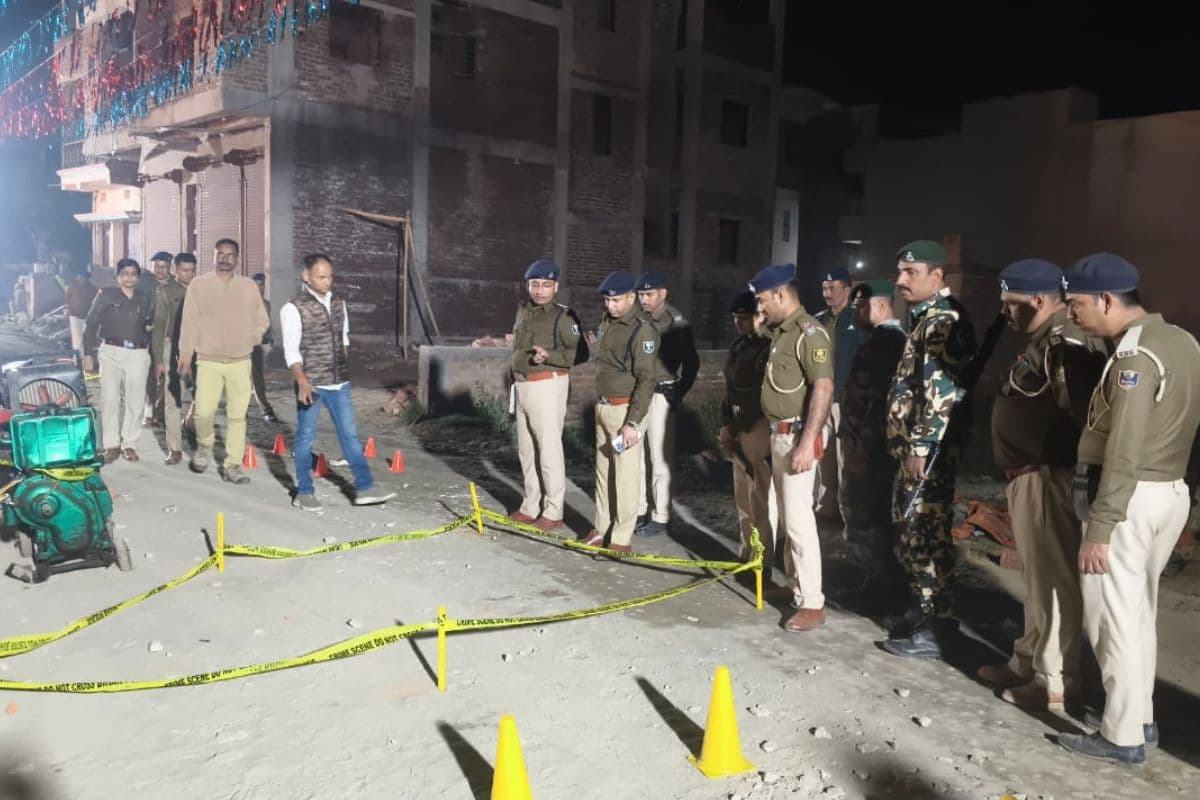 बिहार में रिसेप्शन पार्टी में 27-28 राउंड फायरिंग, दो भाईयों का बेरहमी से मर्डर, शर्ट-पैंट तक खुलवाए बिहार में रिसेप्शन पार्टी में 27-28 राउंड फायरिंग, दो भाईयों का बेरहमी से मर्डर, शर्ट-पैंट तक खुलवाए