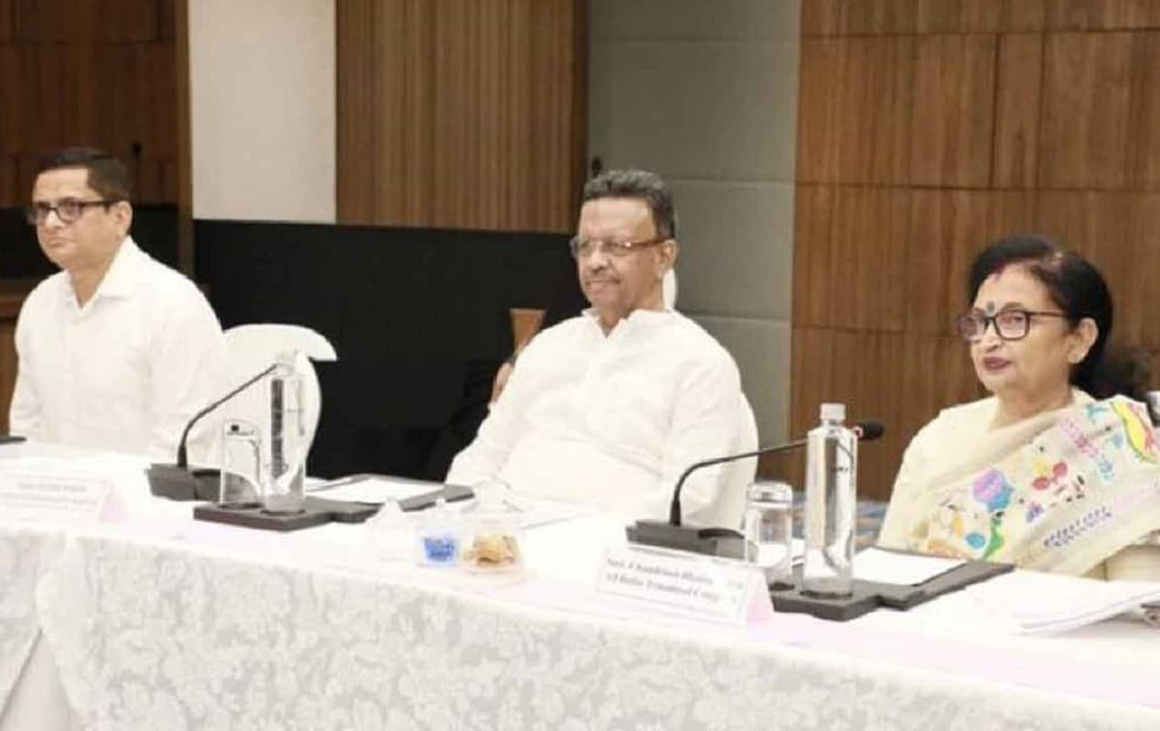 बंगाल में चुनाव आयोग के काम से राजनीतिक दल संतुष्ट, ज्ञानेश कुमार ने दिया सुझावों पर विचार का आश्वासन