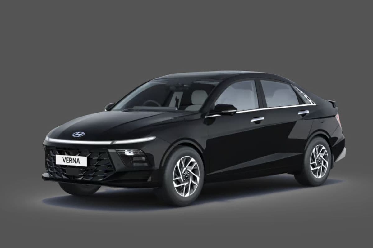2026 Hyundai Verna खरीदने का प्लान? जानिए कौन सा वेरिएंट है वैल्यू फॉर मनी