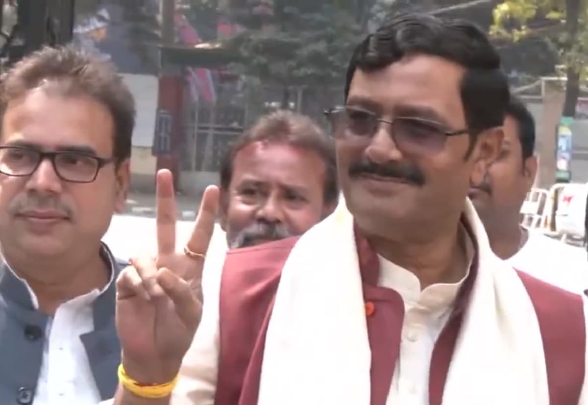 राहुल सिन्हा ने भरा राज्यसभा के लिए पर्चा, भाजपा ने बंगाल से बनाया है उम्मीदवार