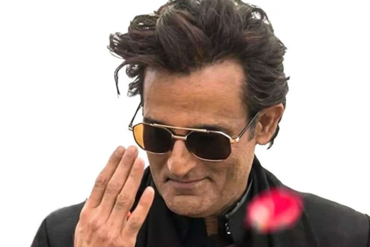 बाल झड़ने की टेंशन में गुस्से में रहते थे ‘धुरंधर’ के रहमान डकैत, फिल्ममेकर का चौंकाने वाला खुलासा