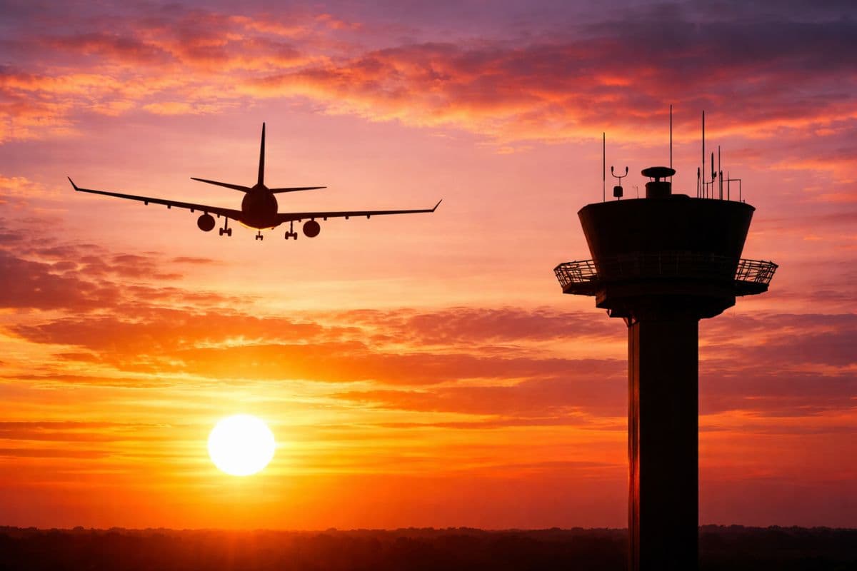 ATC Radar से EMAS तक, जानिए एयरपोर्ट सेफ्टी टेक्नोलॉजी को जो बचाती है पैसेंजर्स की जान