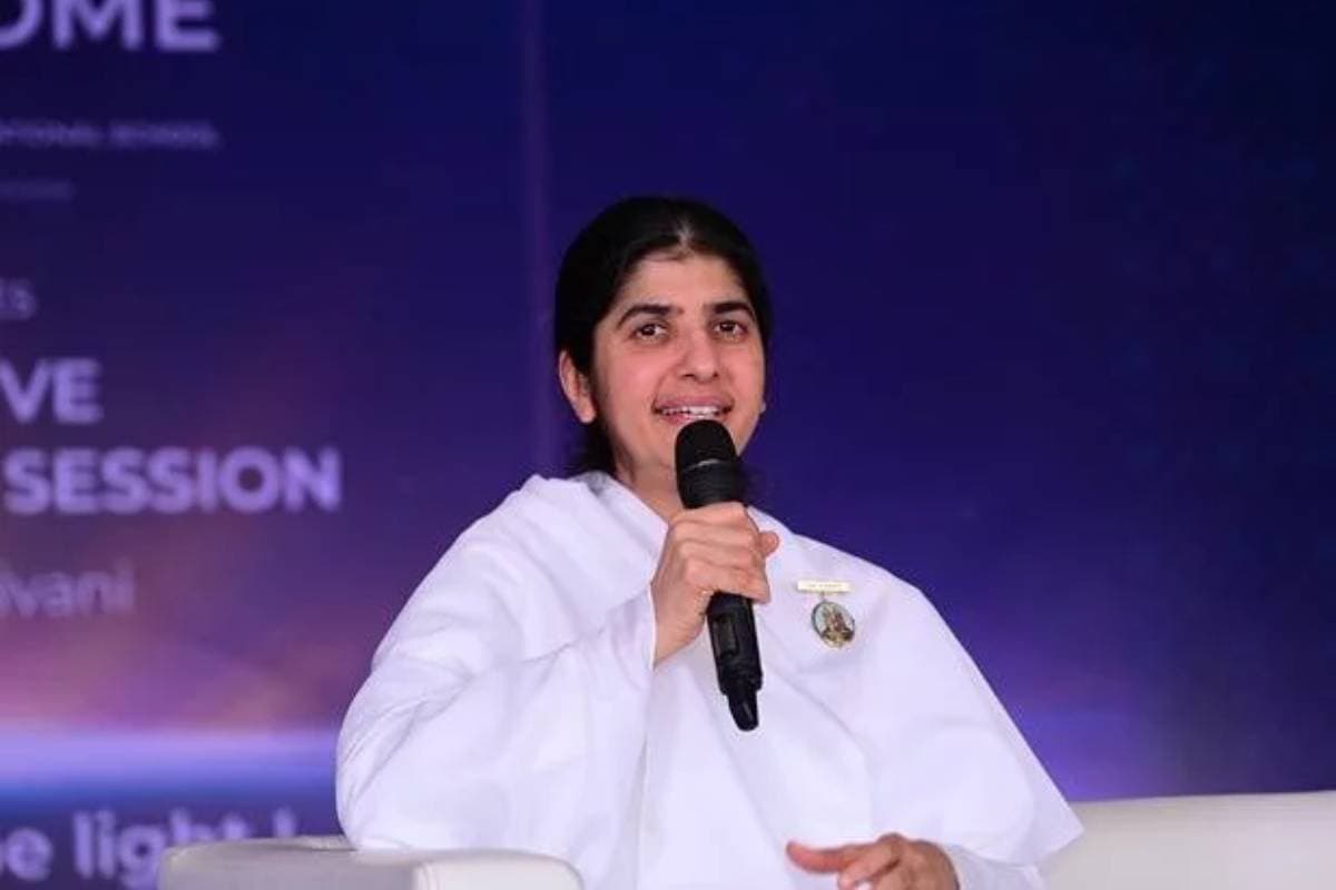 जीवन और रिश्तों को बेहतर के लिए पढ़ें बीके शिवानी के 8 अनमोल विचार