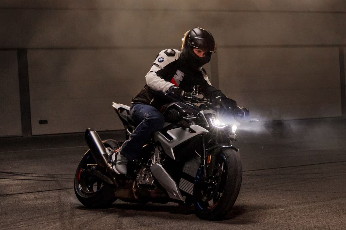 BMW M 1000 R