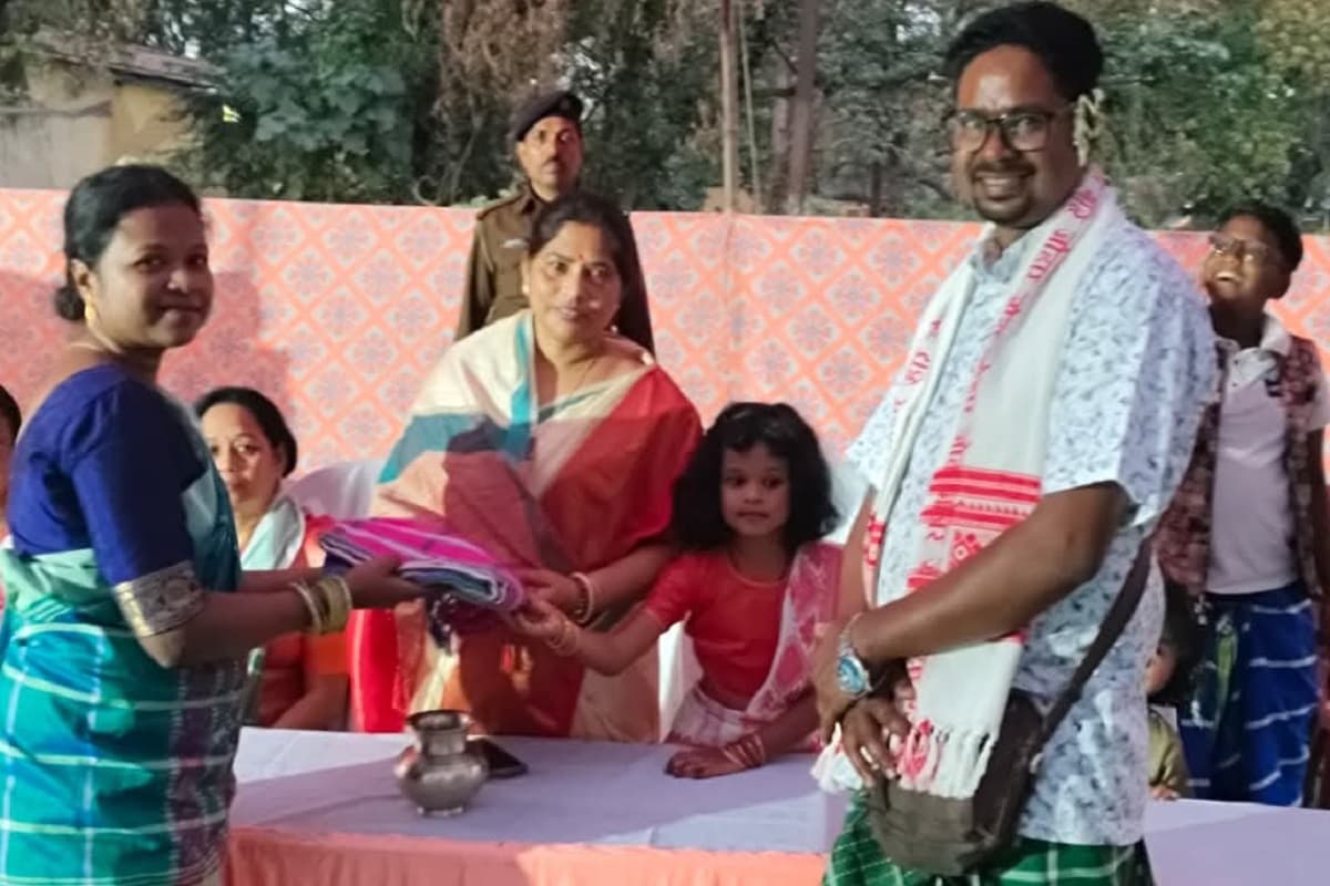 आदिवासी दिशोम जाहेरगाढ़ सीनी में मनाया गया बाहा पर्व, डॉ मीरा मुंडा मुख्य अतिथि