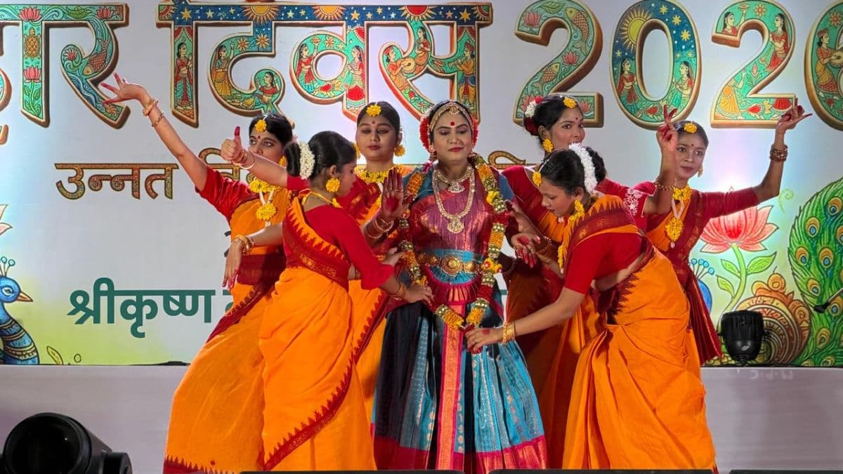 बिहार दिवस 2026: डॉ. एन विजयलक्ष्मी की भरतनाट्यम प्रस्तुति ने बांधा समां, शक्ति आराधना और देशभक्ति का अनोखा संगम