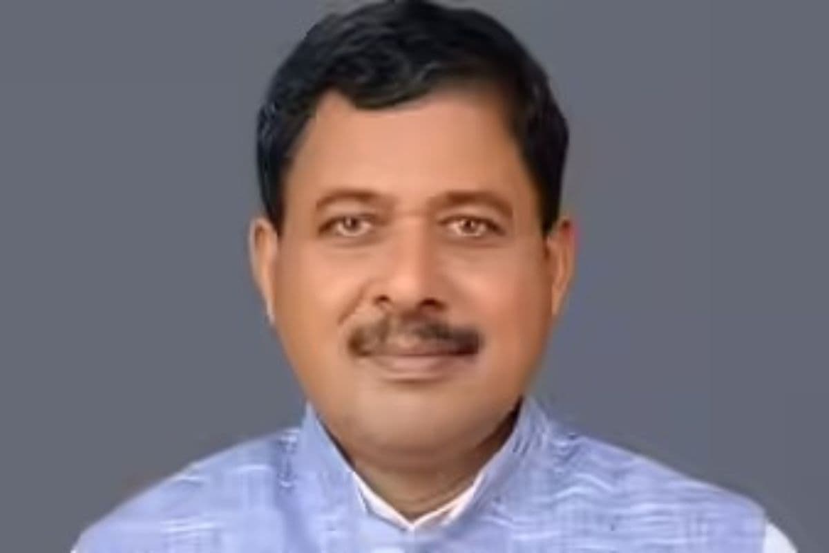 गिरिधारी यादव की लोकसभा सदस्यता बरकरार, जेडीयू को लगा बड़ा झटका