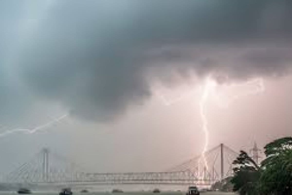 बिहार के 18 जिलों में आंधी-बारिश और ठनका, 48 घंटे में फिर बदलेगा मौसम