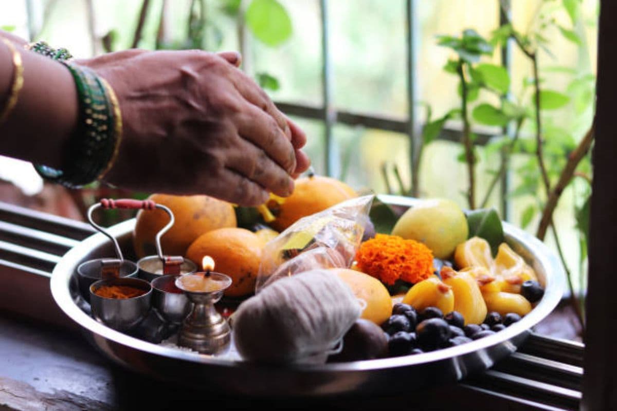 मार्च 2026 अमावस्या कब है? जानें पितृ तर्पण, दान और सावधानियां