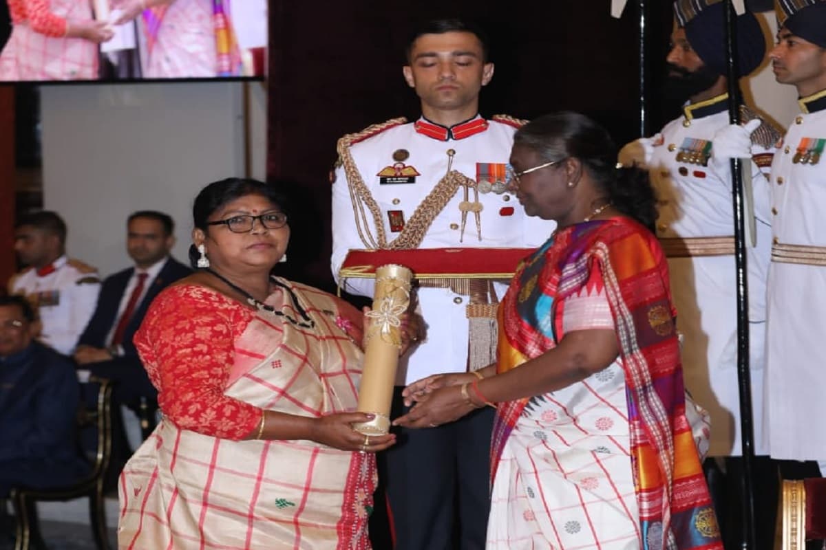 130 गांवों में 35 लाख पेड़ लगा चुकी हैं पद्मश्री चामी मुर्मू, 35 सालों से चला रहीं आंदोलन