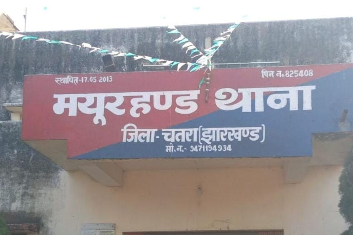 Chatra: लेढिया नदी में मिला अज्ञात व्यक्ति का शव, नहीं हो पा रही पहचान