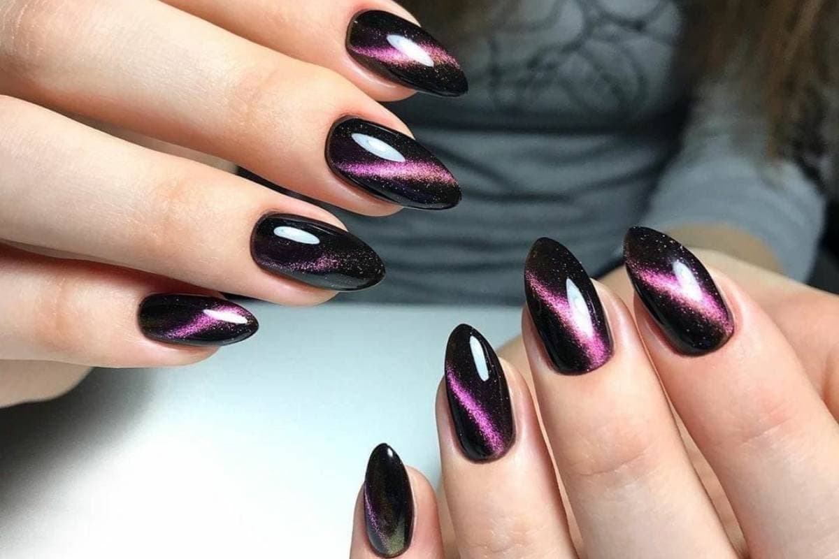 क्रोम नेल्स डिजाइन्स - 2026 में पसंद किये जा रहे इस तरह के मेटैलिक नेल आर्ट