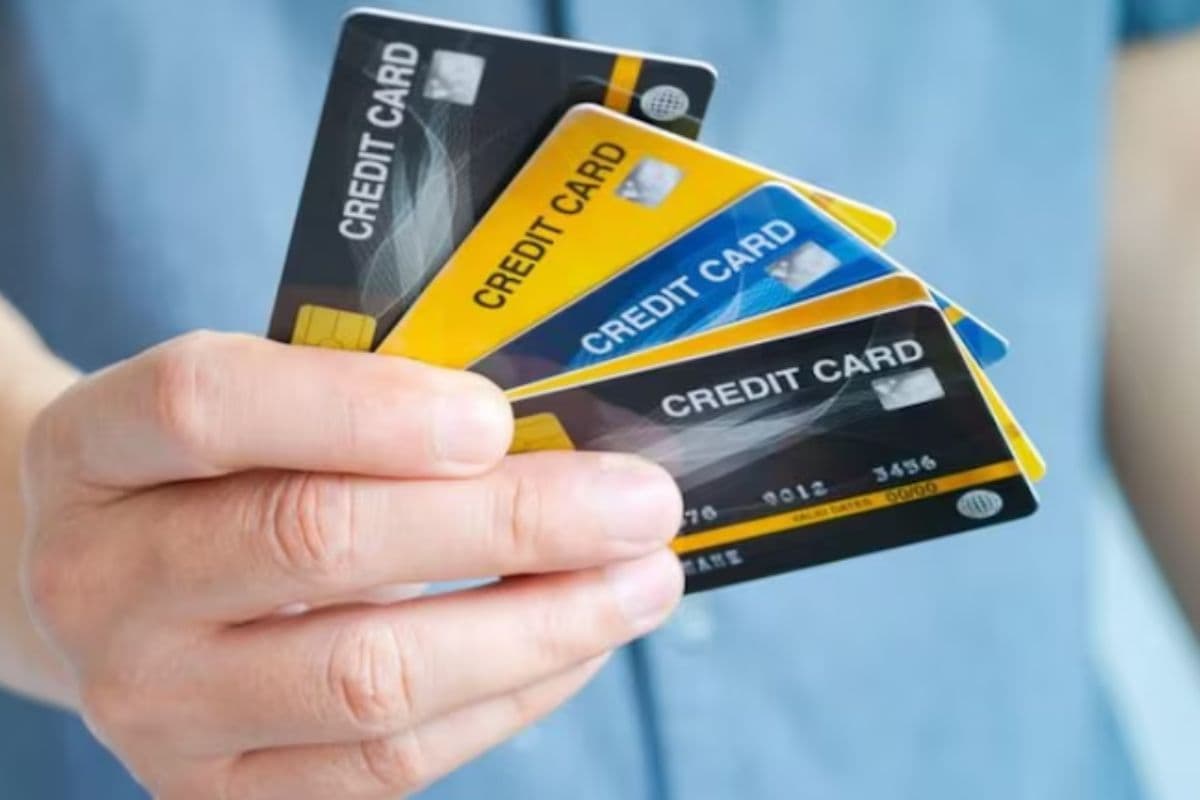 क्यों किसी की क्रेडिट लिमिट कम और किसी की ज्यादा होती है? बैंक के इन पैमानों को समझना है जरूरी