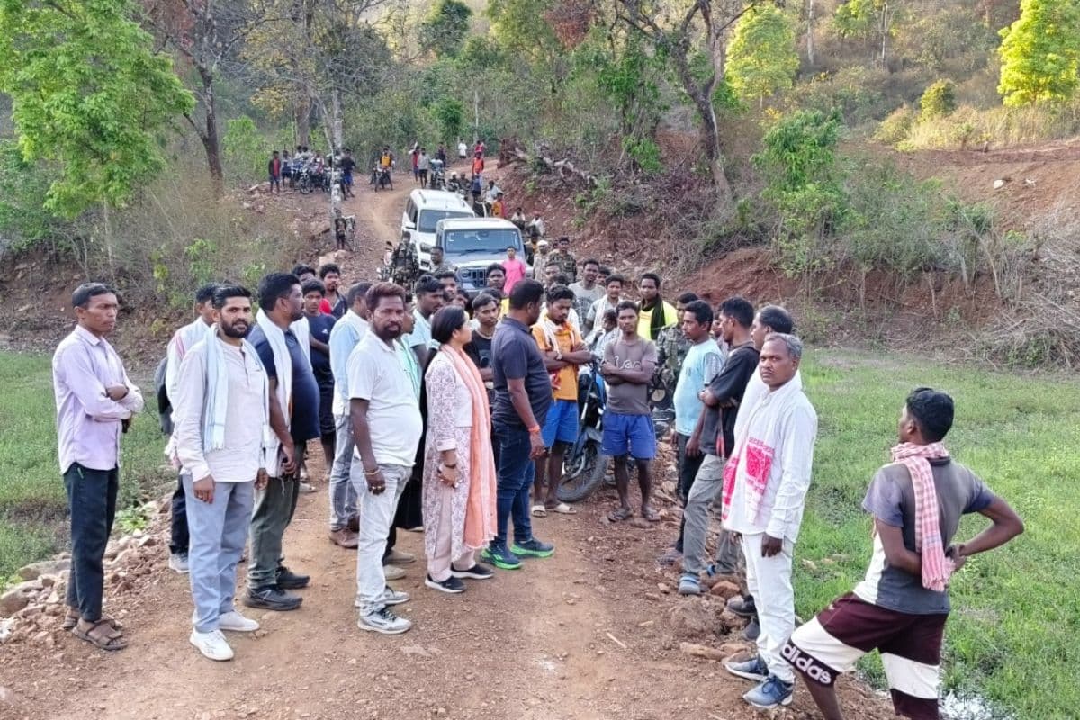 Saraikela: कुचाई के पहाड़ी गांवों का विधायक दशरथ गागराई ने किया दौरा, समस्याओं का अंबार