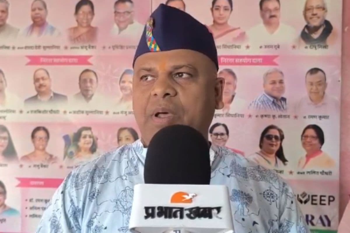 देवघर में गैस की किल्लत भी नहीं रोक पाई 'सेवा की रसोई', सदर अस्पताल में लकड़ी की आंच पर पक रहा 300 लोगों का खाना