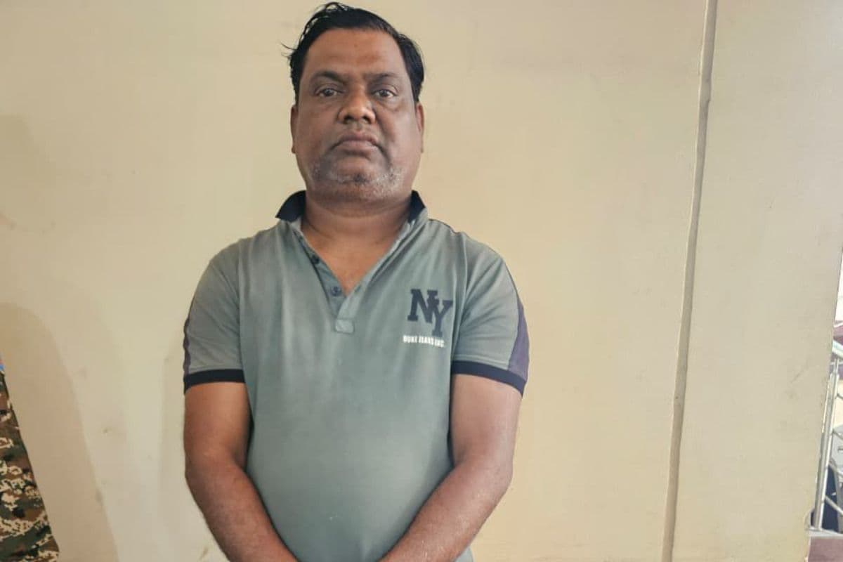 धनबाद पुलिस की 'मिडनाइट स्ट्राइक', प्रिंस खान गैंग का गुर्गा धराया