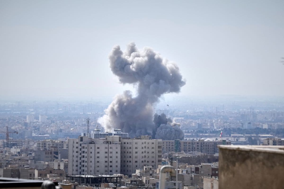 ईरान पर हमले से बढ़ी वैश्विक अनिश्चितता, पढ़ें पूर्व विदेश सचिव शशांक का आलेख