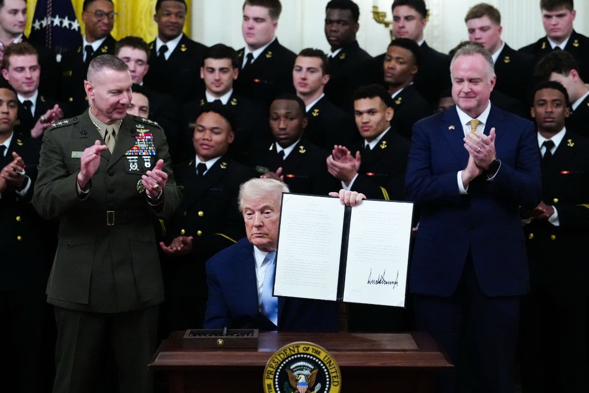 नाटो देशों पर बरसे ट्रंप, कहा- कायर हैं सभी, अमेरिका के बिना सिर्फ कागजी शेर