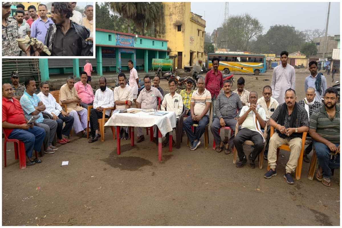 दुमका में बसों का परिचालन ठप, हमलावरों की गिरफ्तारी नहीं होने से अनिश्चितकालीन बंदी