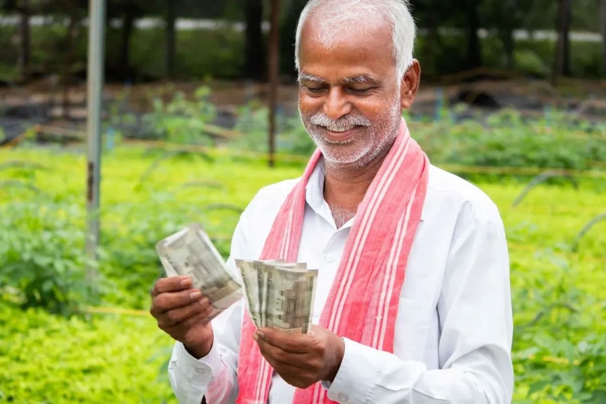 करोड़ों किसानों के खाते में आई 22वीं किस्त, इन 3 सरकारी स्कीमों से भी उठा सकते हैं फायदा