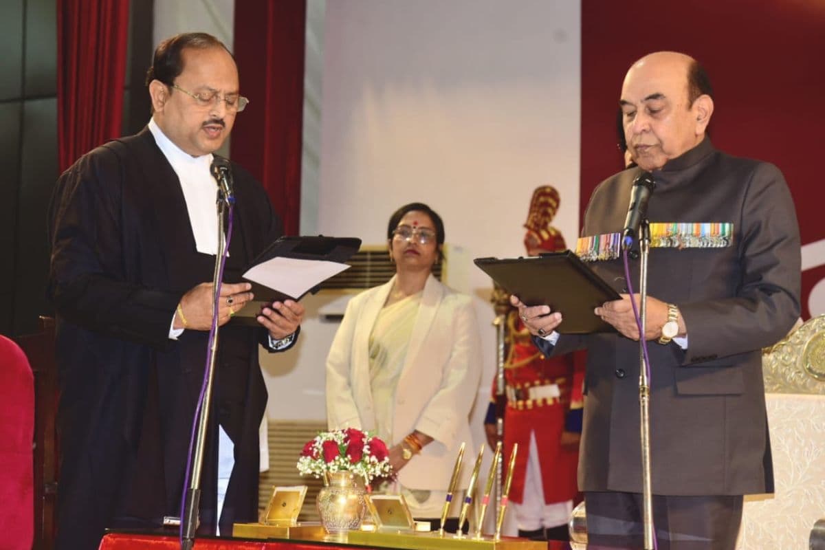 बिहार के नए गवर्नर सैयद अता हसनैन ने लोक भवन में ली शपथ, सीएम नीतीश समेत कई मंत्री रहे मौजूद