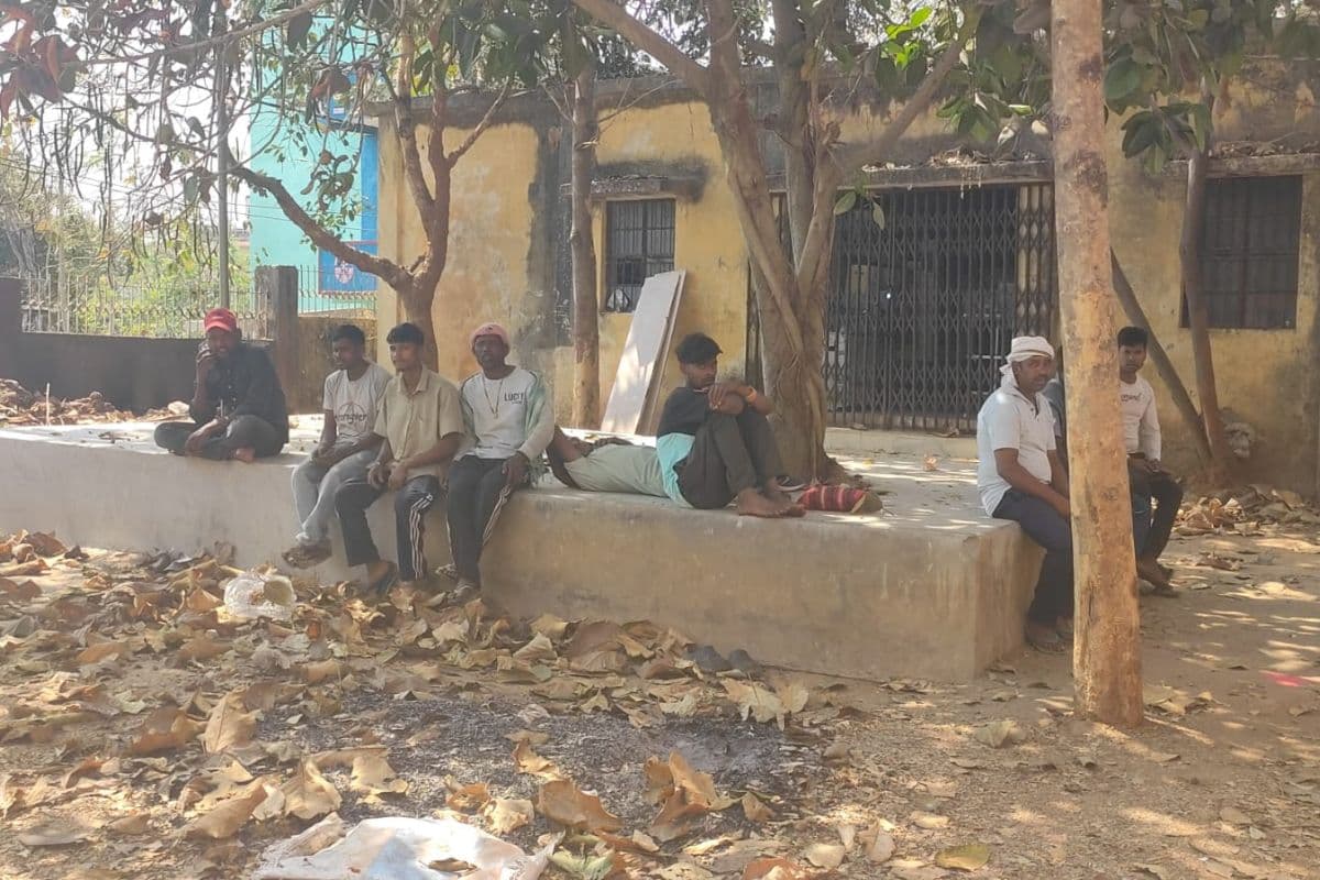 गुमला में होली के दिन युवक ने लगायी फांसी, चार छोटे बच्चों के सिर से उठा पिता का साया